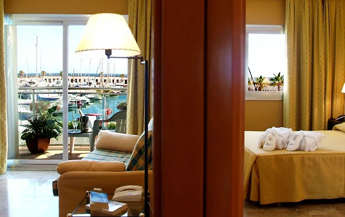 Port Hotel
