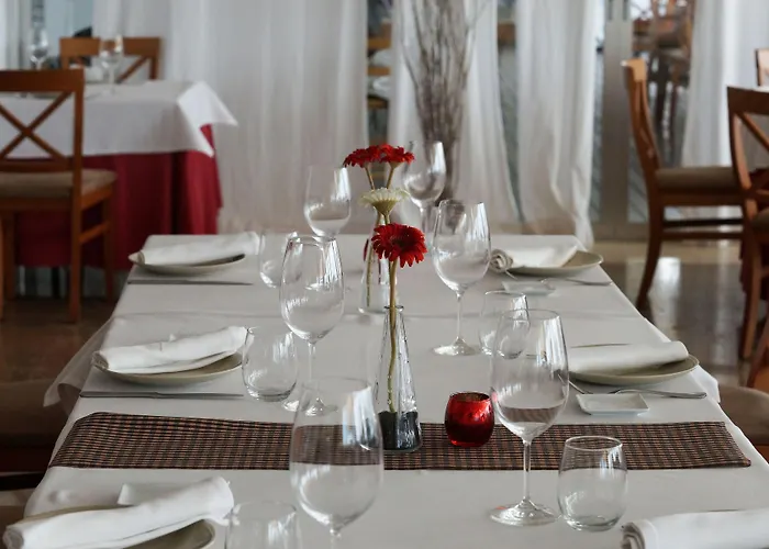 מלון Port סיטגס