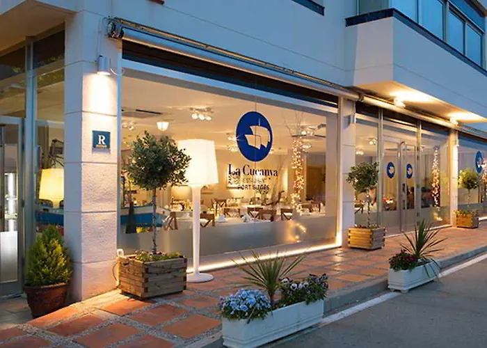 Port Hotel