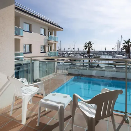 Port Hotel