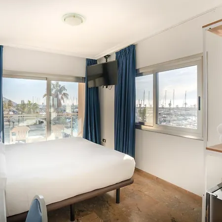 Port Hotel 4*