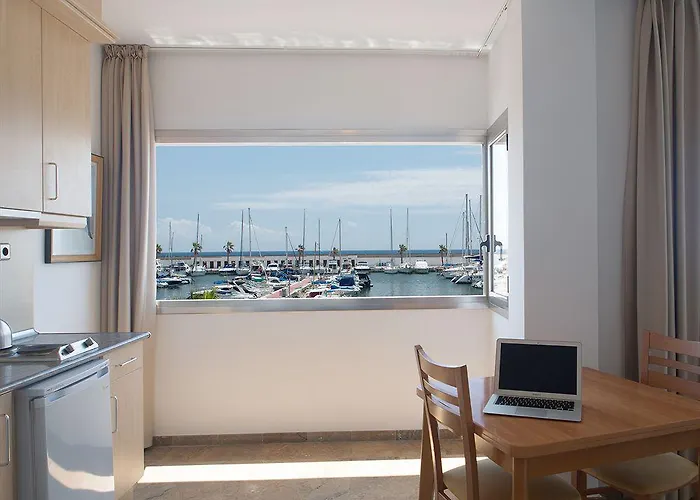 Port Szálloda Sitges