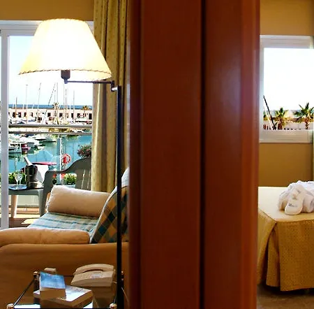 Port Hotel