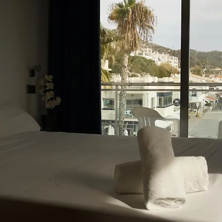 Port Hotel