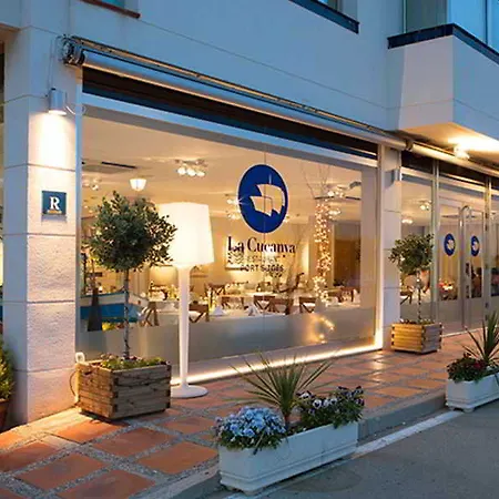 Port Hotel